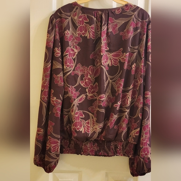 Nine Britton Keyhole Smocked Waist Burgundy and Purple Floral Blouse NWT - Picture 5 of 8